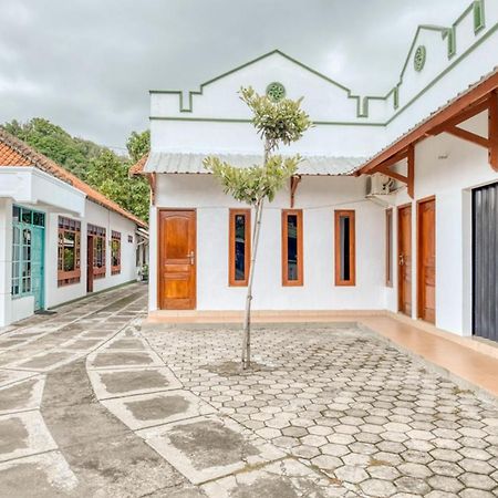 Reddoorz Near Wisata Pantai Parangtritis Kretek Ngoại thất bức ảnh