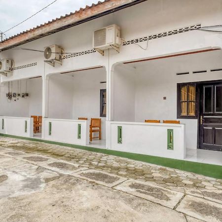 Reddoorz Near Wisata Pantai Parangtritis Kretek Ngoại thất bức ảnh