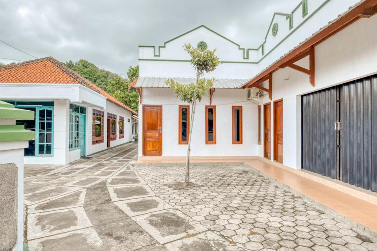 Reddoorz Near Wisata Pantai Parangtritis Kretek Ngoại thất bức ảnh