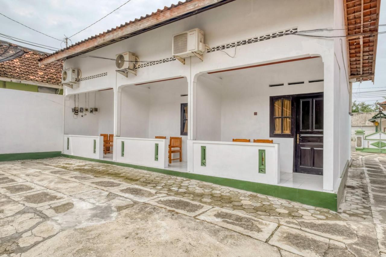 Reddoorz Near Wisata Pantai Parangtritis Kretek Ngoại thất bức ảnh