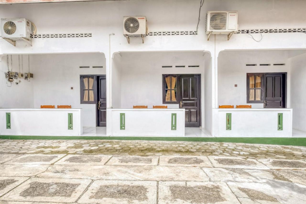 Reddoorz Near Wisata Pantai Parangtritis Kretek Ngoại thất bức ảnh